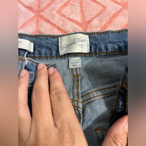 Universal Thread Women's Straight Leg Blue Jeans - Picture 4 of 4